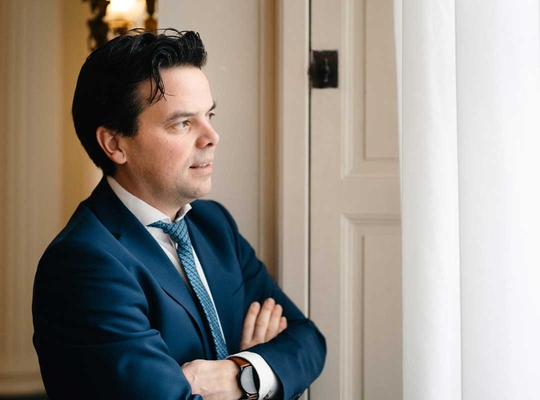 (c) Frankie and Fish Peter Buysrogge