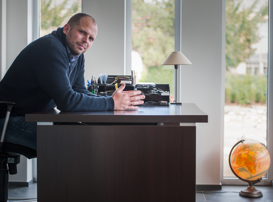 (c) Anne Deknock Theo Francken